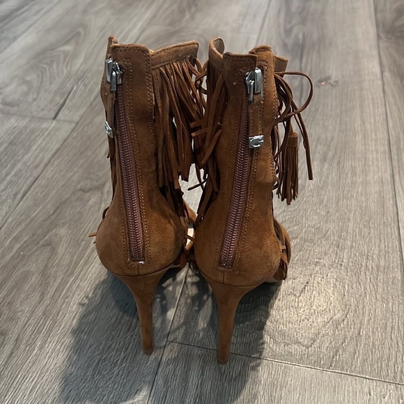 Guess Fringe Heels in Brown size 6M - Picture 5 of 7